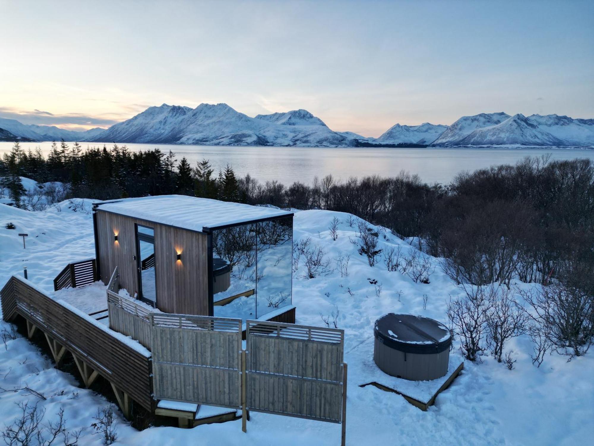 Wonderinn Arctic Utstrand Eksteriør bilde